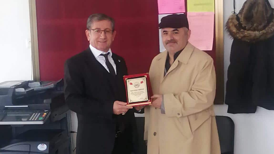 Çalışma Arkadaşımız Sedat Akbulut'un Emekliliği Dolayısıyla Plaket Takdim Edildi